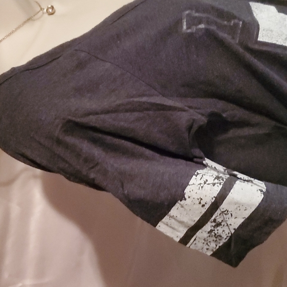 Stranded - Picture 4 of 7